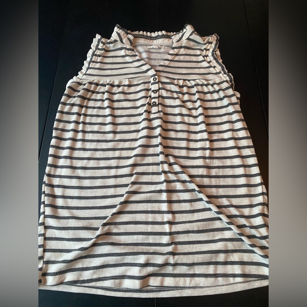 Woman’s sleeveless